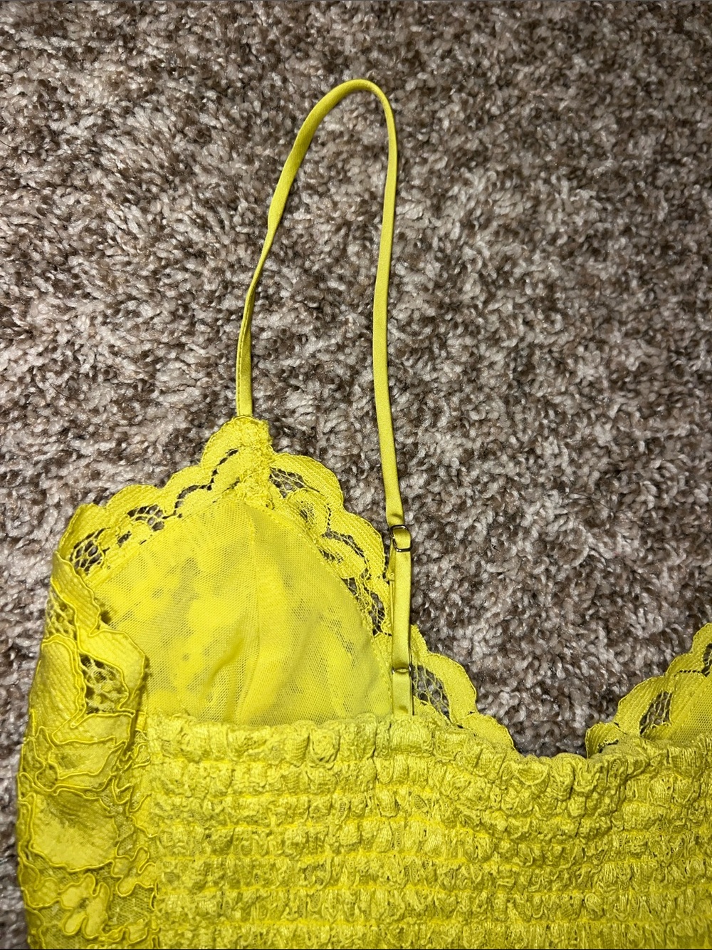 Edition by Express Neon Lace Yellow Lace Crop Top Sz XS - Picture 11 of 12